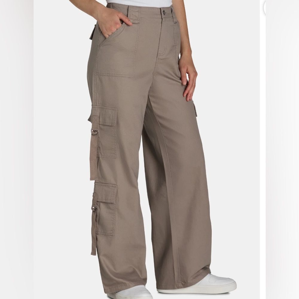 Women's Tan Khaki Cargo Pants Twill Wide Leg Size Large 12-14 NWT - Picture 2 of 7
